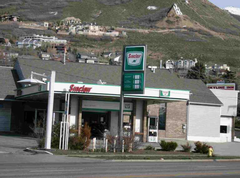 SOLD: BANKRUPTCY SALE: Sinclair Gas Station image 1